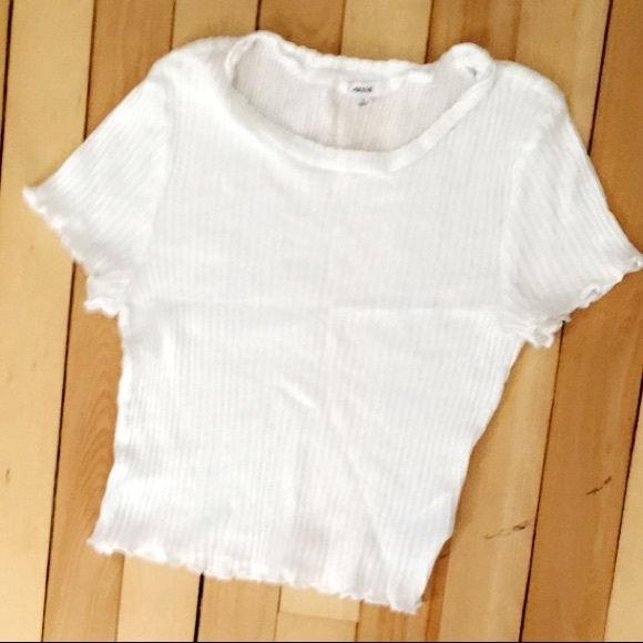 2/15$☪️ White🤍Ribbed CropTop - Picture 1 of 5